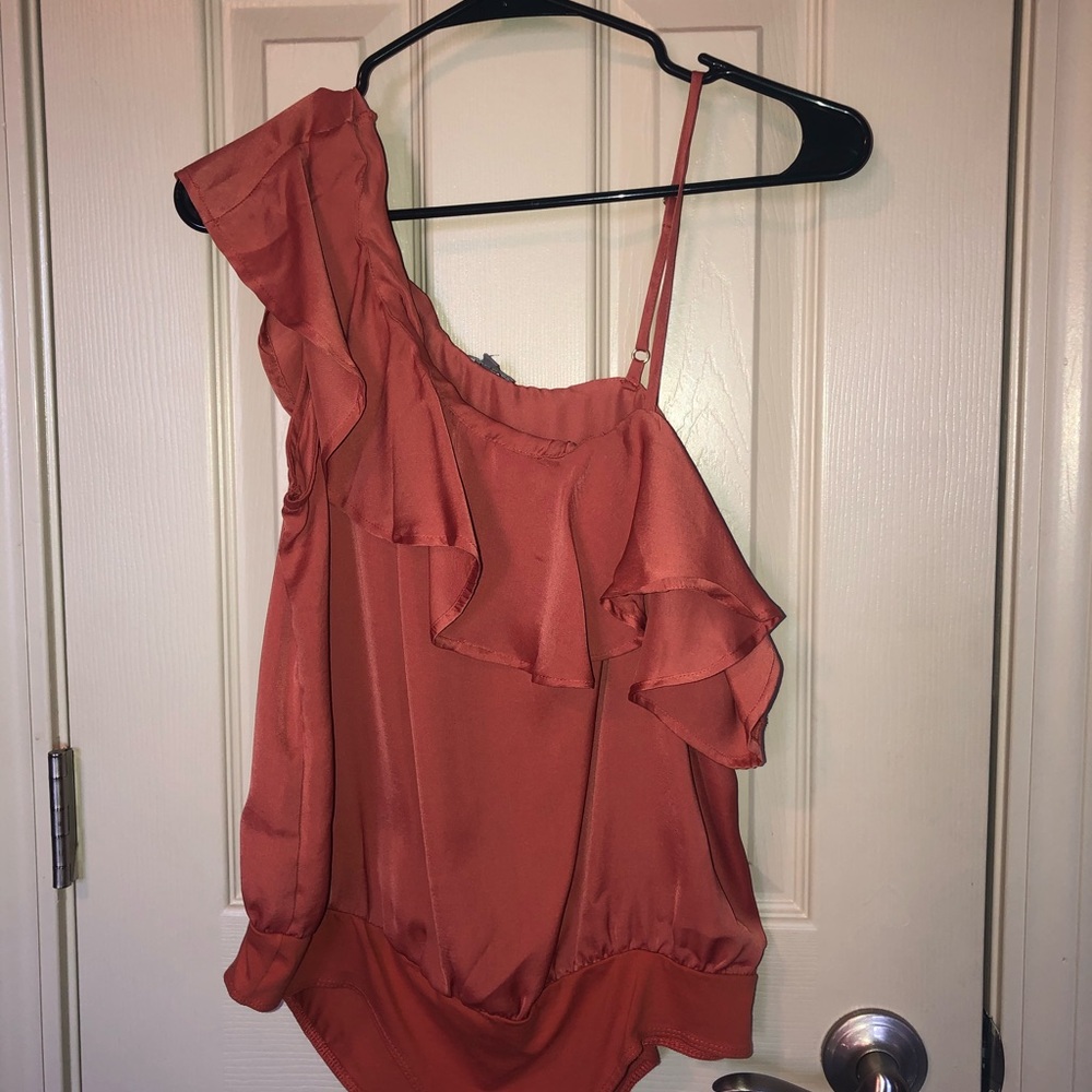 One shoulder ruffle bodysuit